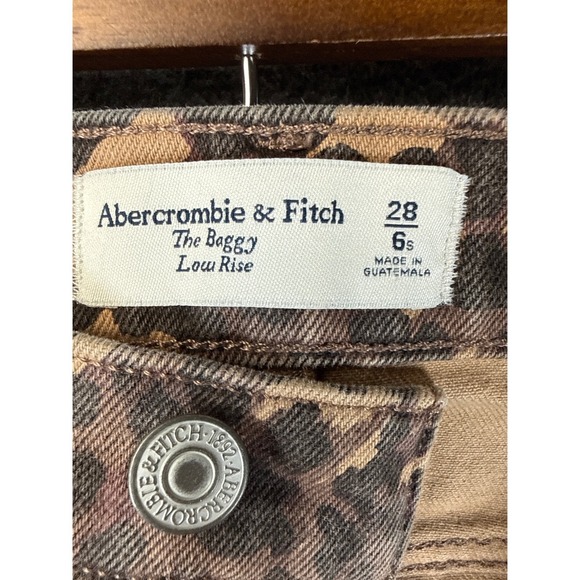 Abercrombie Fitch The Baggy Low Rise Leopard Print Jeans - Picture 3 of 13